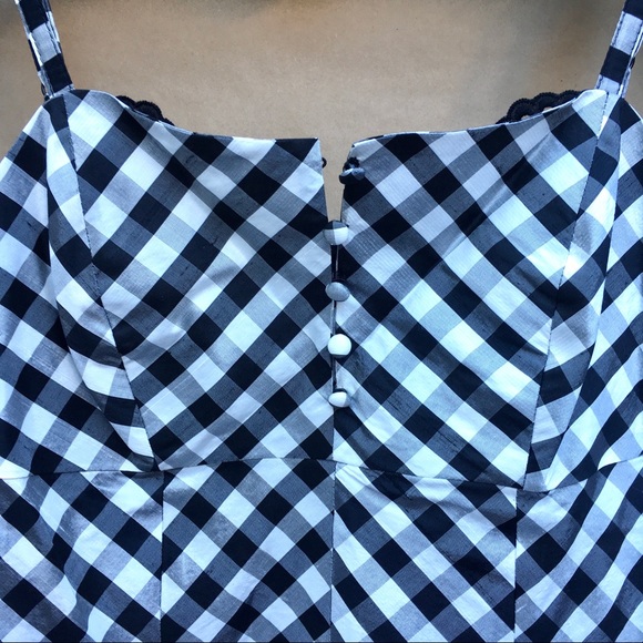 Donna Degnan โ Gingham Silk Camisole Size 2 - Picture 3 of 7